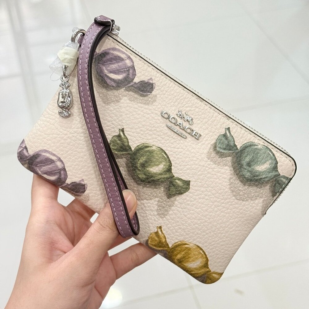 Coach Corner Zip Wristlet With Candy Print & Charm CDF34 - 𝑺𝒐𝒍𝒅 𝑶𝒖𝒕!